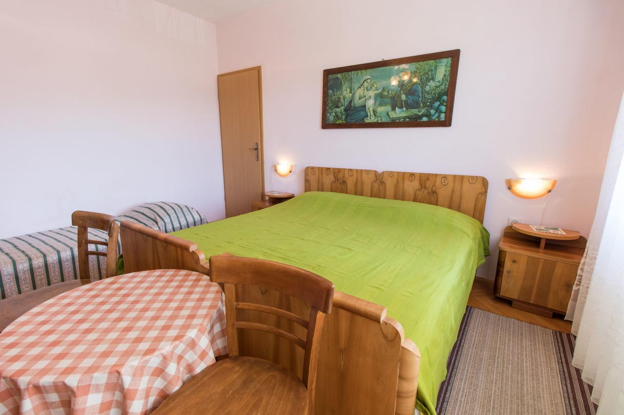 Apartment Anton كريس المظهر الخارجي الصورة